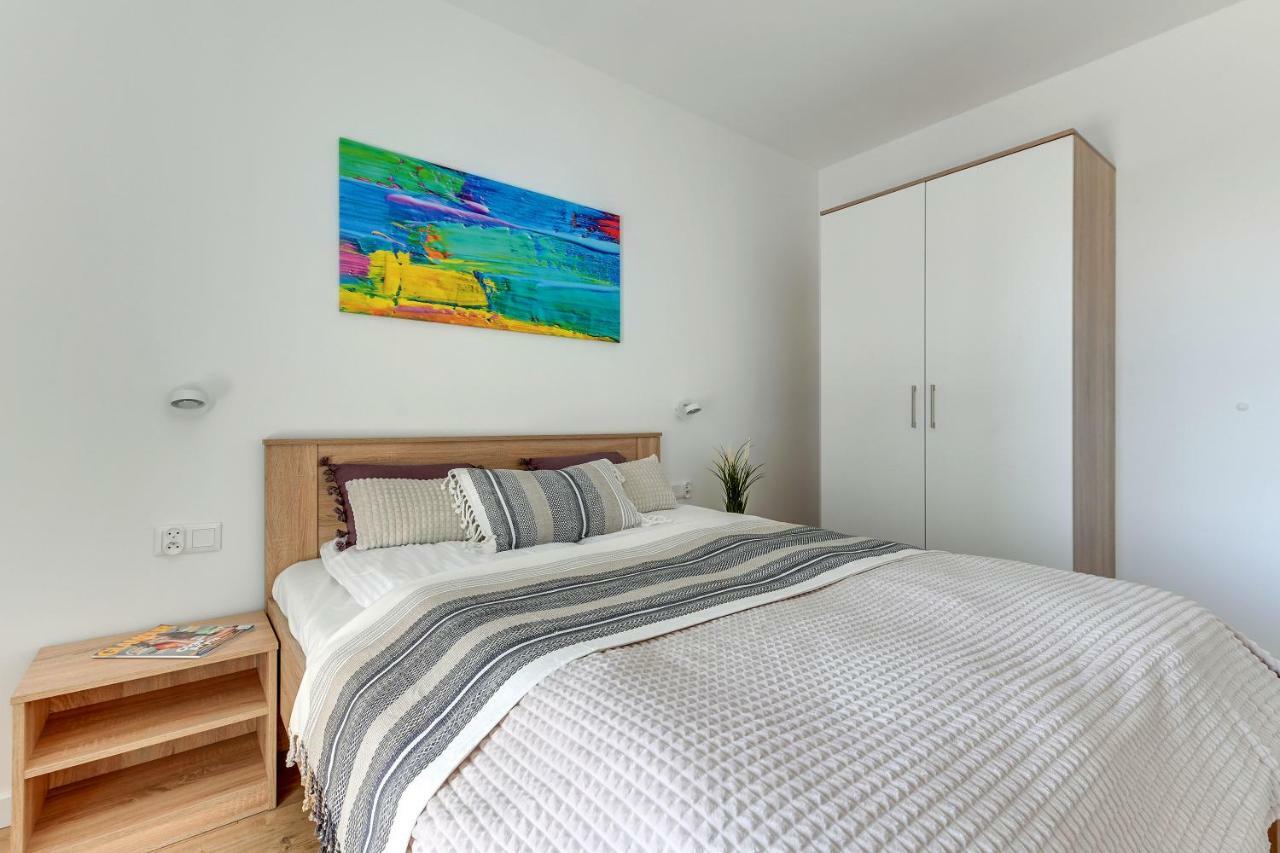 Apartament Nadmorskie Spektrum & Parking Gdansk Exterior photo